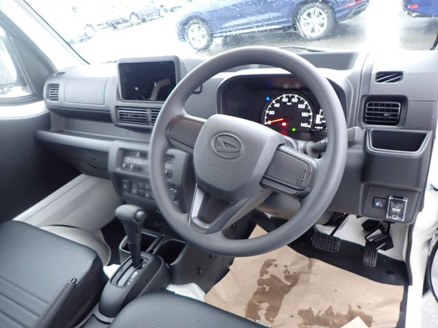 DAIHATSU HIJET truck 4WD 2025