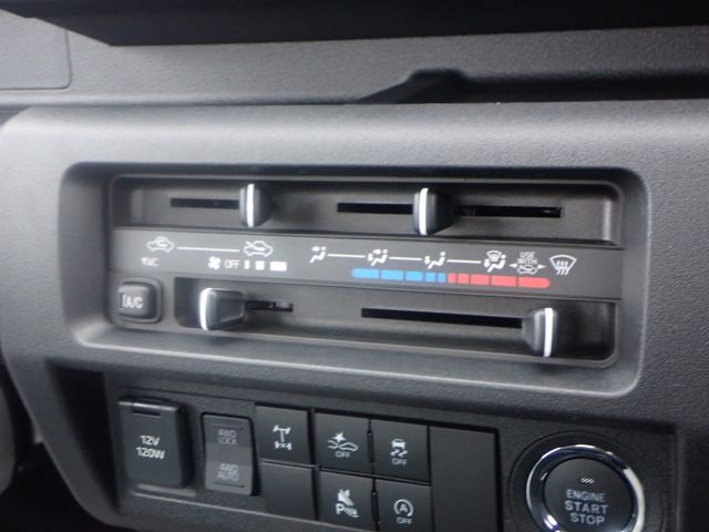 DAIHATSU HIJET truck 4WD 2025