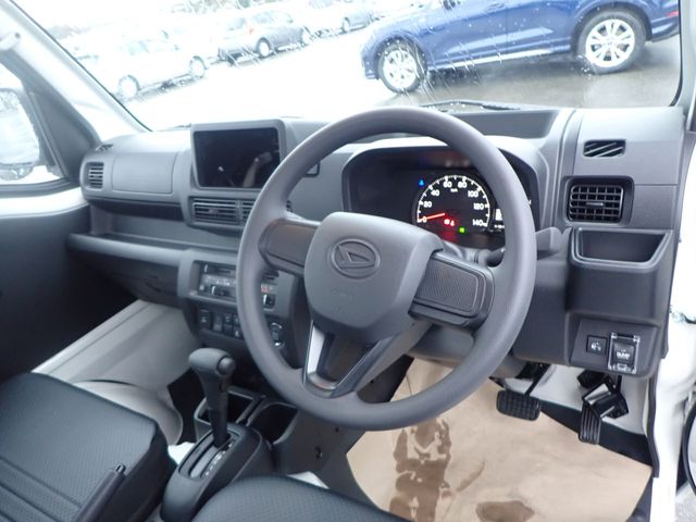 DAIHATSU HIJET truck 4WD 2025