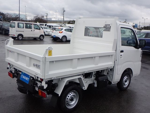 DAIHATSU HIJET truck 4WD 2025