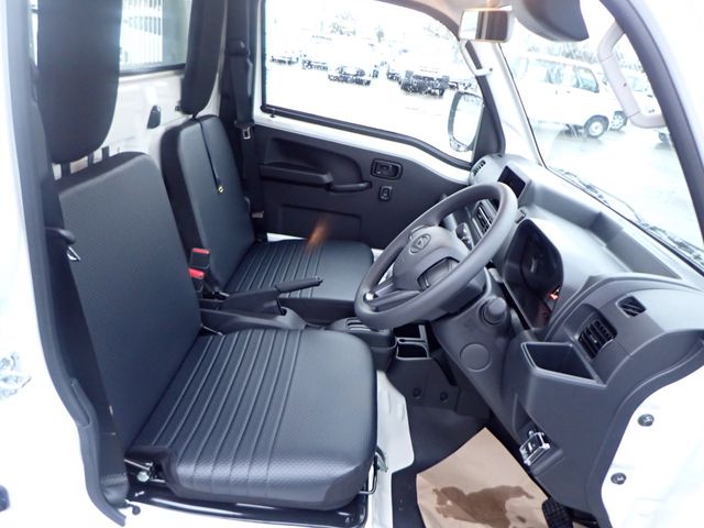 DAIHATSU HIJET truck 4WD 2025