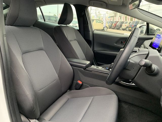 TOYOTA PRIUS 4WD 2023