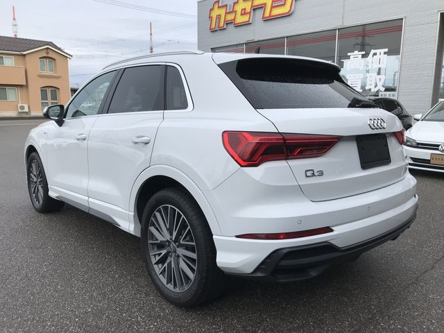 AUDI AUDI Q3 2021