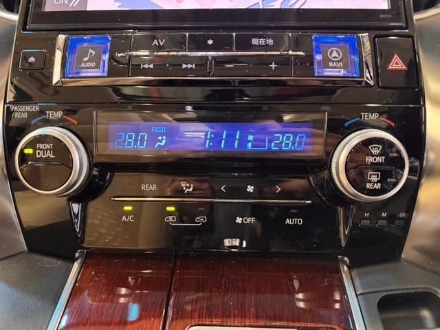 TOYOTA VELLFIRE 2017