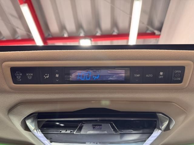 TOYOTA VELLFIRE 2017