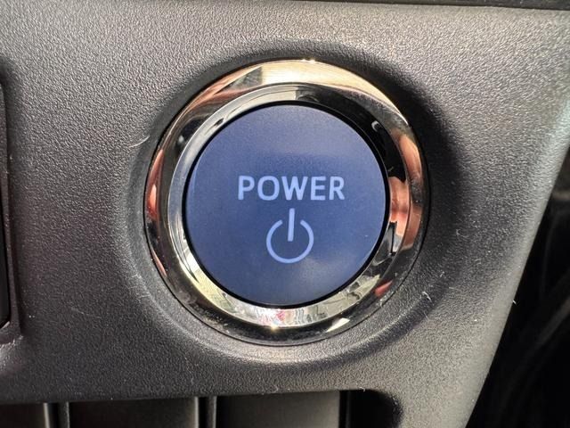 TOYOTA VOXY HYBRID 2016