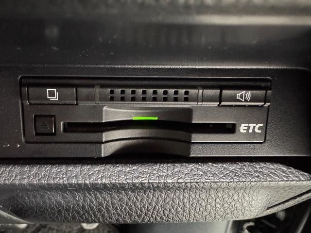 TOYOTA VOXY HYBRID 2016