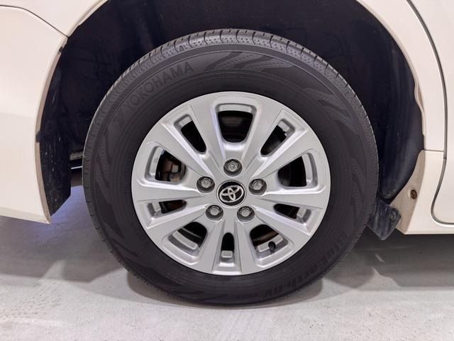 TOYOTA VOXY HYBRID 2019