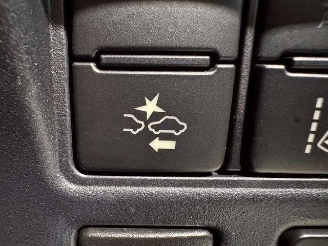 TOYOTA VOXY HYBRID 2019