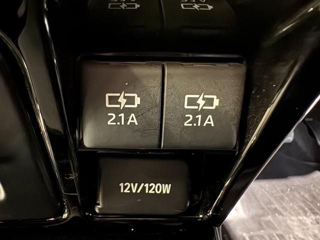 TOYOTA VOXY HYBRID 2019