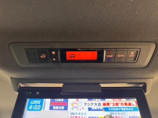 TOYOTA VOXY HYBRID 2019