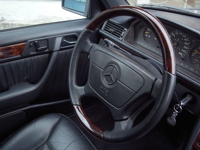 MERCEDES BENZ MERCEDES BENZ E class stationwagon 1996