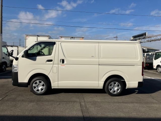 TOYOTA HIACE van 2WD 2025