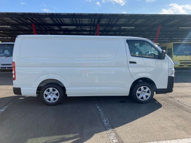 TOYOTA HIACE van 2WD 2025