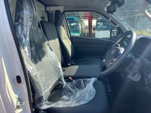 TOYOTA HIACE van 2WD 2025