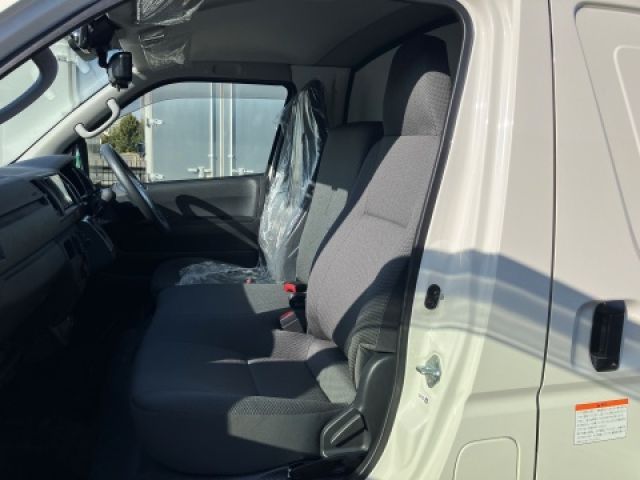 TOYOTA HIACE van 2WD 2025