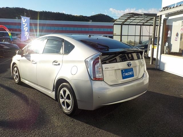 TOYOTA PRIUS 2014
