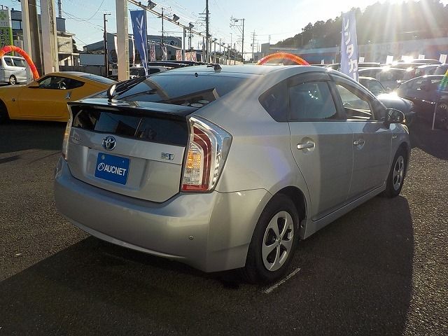 TOYOTA PRIUS 2014