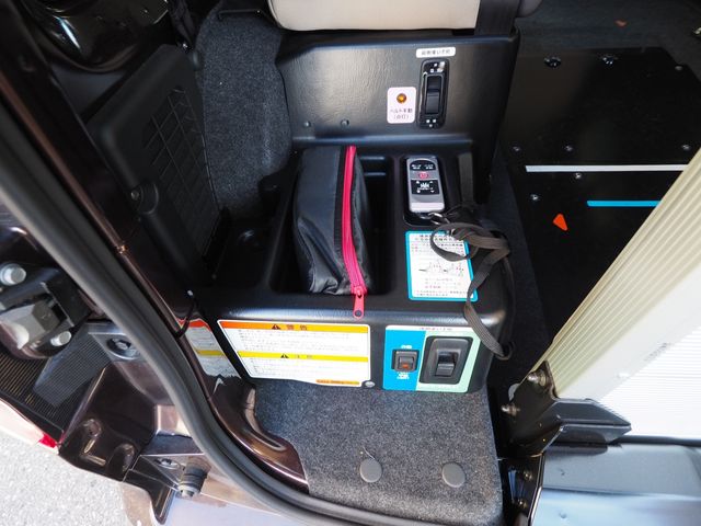 NISSAN NV200 VANETTE van 2024