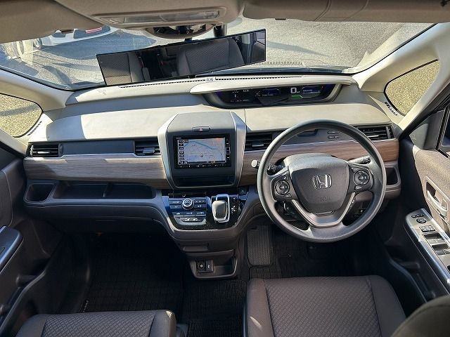 HONDA FREED HYBRID 2022