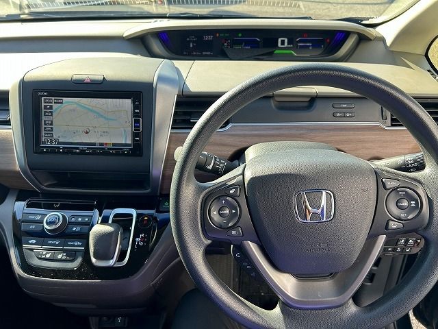 HONDA FREED HYBRID 2022