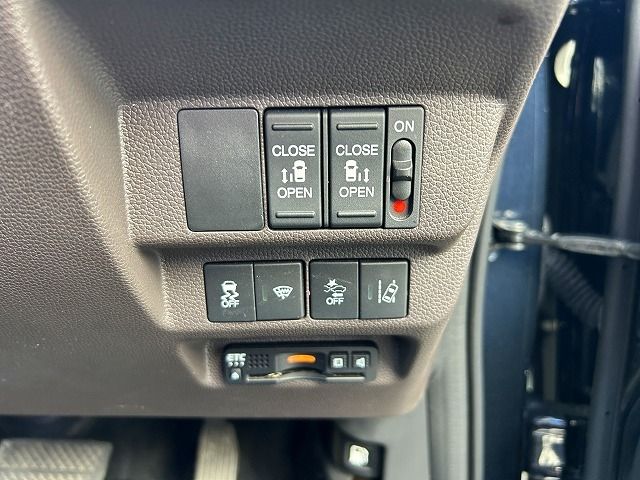 HONDA FREED HYBRID 2022