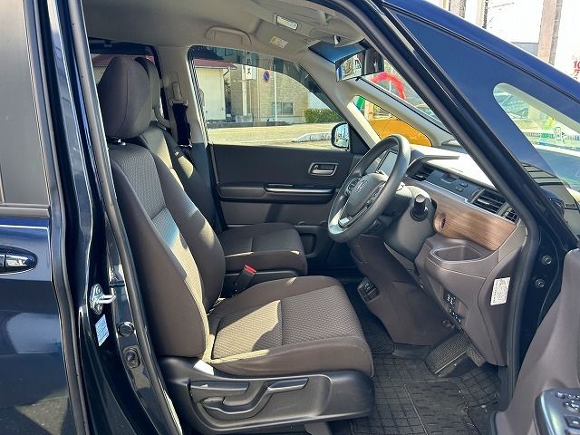 HONDA FREED HYBRID 2022