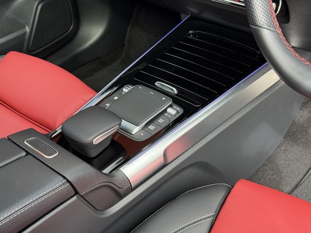 MERCEDES BENZ MERCEDES BENZ GLB 2023