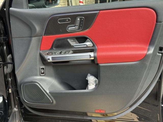 MERCEDES BENZ MERCEDES BENZ GLB 2023