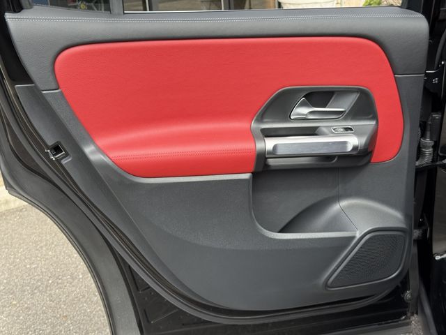 MERCEDES BENZ MERCEDES BENZ GLB 2023