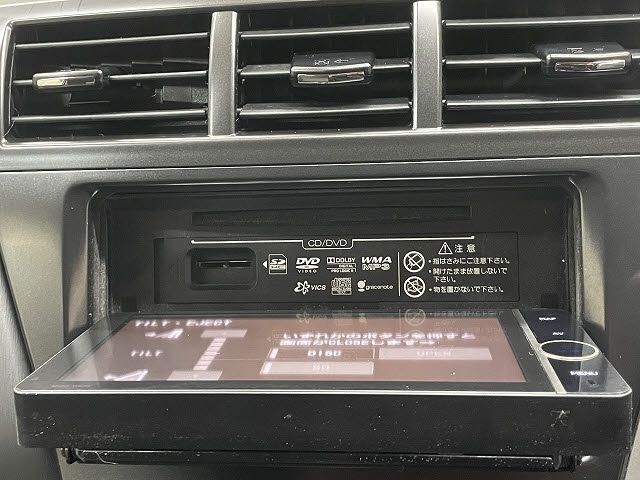 TOYOTA PRIUS Alpha 2013