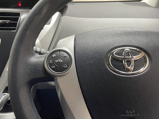 TOYOTA PRIUS Alpha 2013