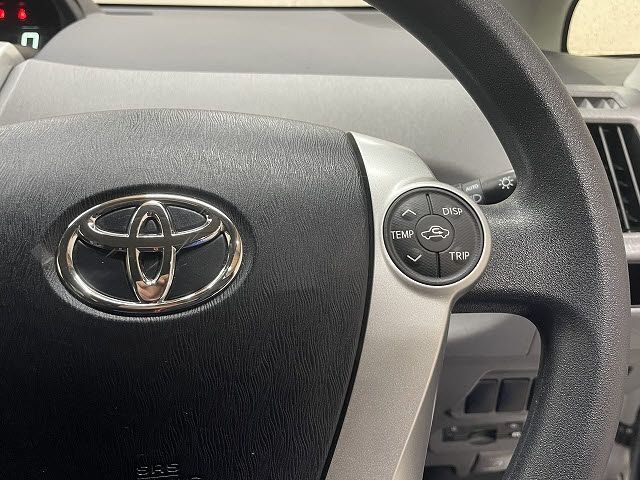 TOYOTA PRIUS Alpha 2013