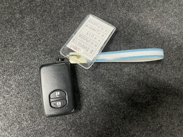 TOYOTA PRIUS Alpha 2013