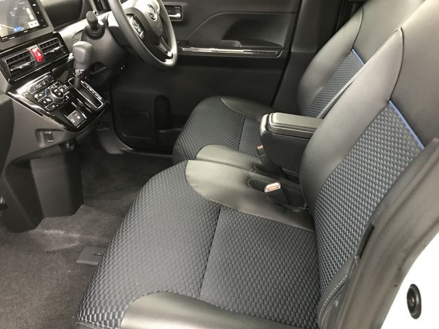 DAIHATSU TANTO CUSTOM 2025