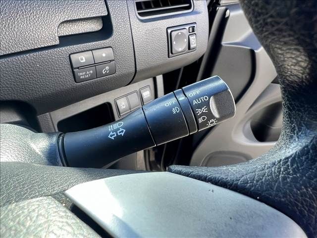 NISSAN SERENA  WG 4WD 2012