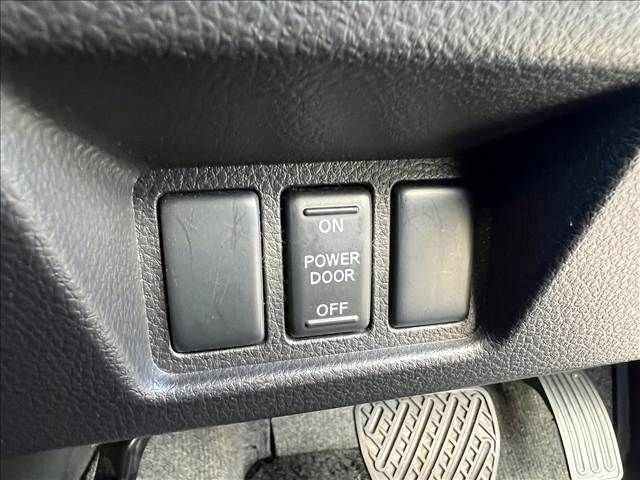 NISSAN SERENA  WG 4WD 2012