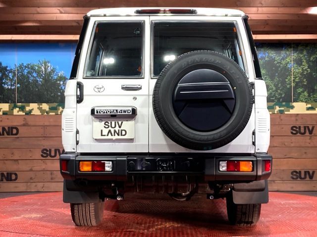 TOYOTA LANDCRUISER 70 2024
