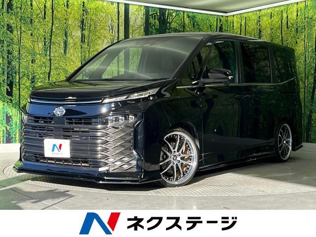 TOYOTA VOXY 2023