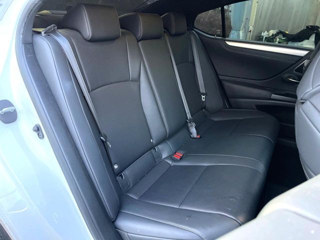 TOYOTA LEXUS ES300h 2018