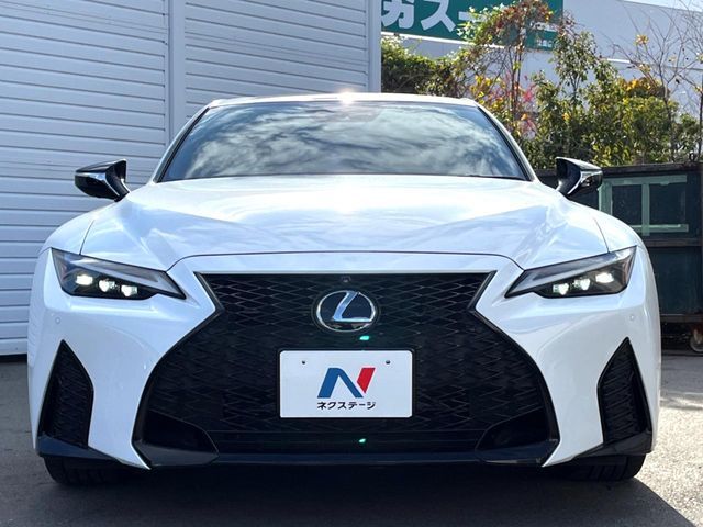 TOYOTA LEXUS IS300h 2022