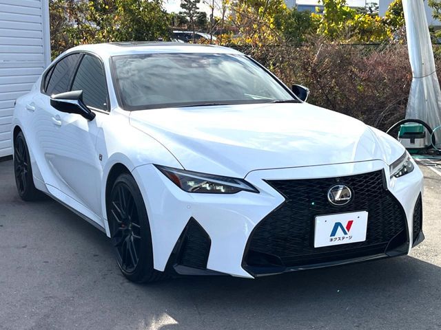 TOYOTA LEXUS IS300h 2022
