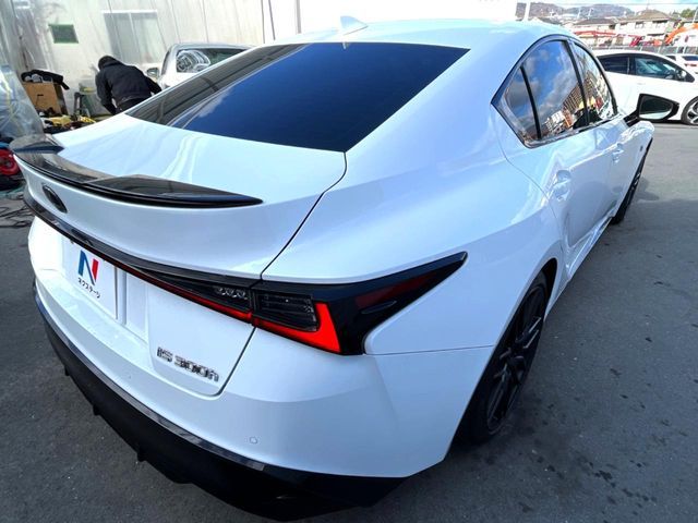 TOYOTA LEXUS IS300h 2022