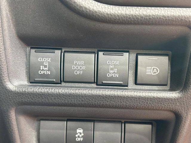 TOYOTA SIENTA HYBRID 2022