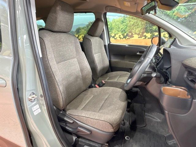 TOYOTA SIENTA HYBRID 2022