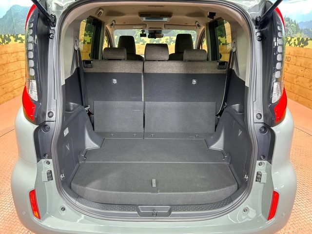 TOYOTA SIENTA HYBRID 2022