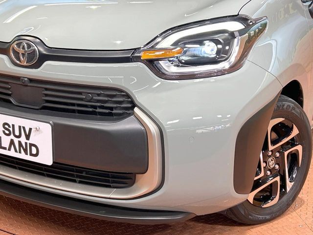 TOYOTA SIENTA HYBRID 2022