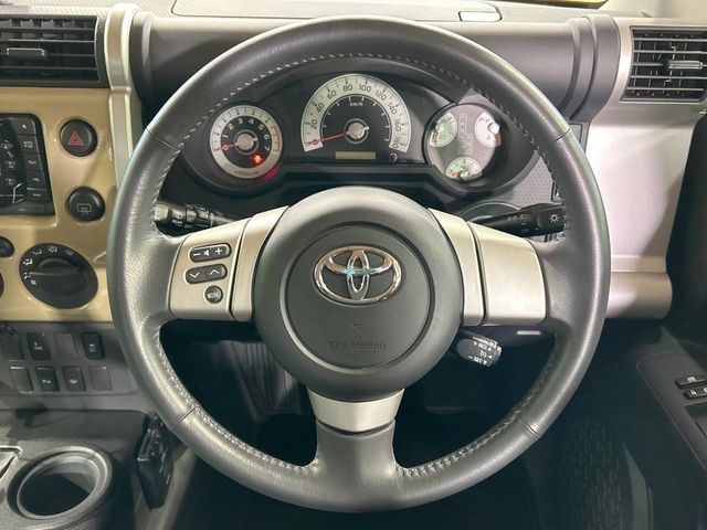 TOYOTA FJ CRUISER 4WD 2011