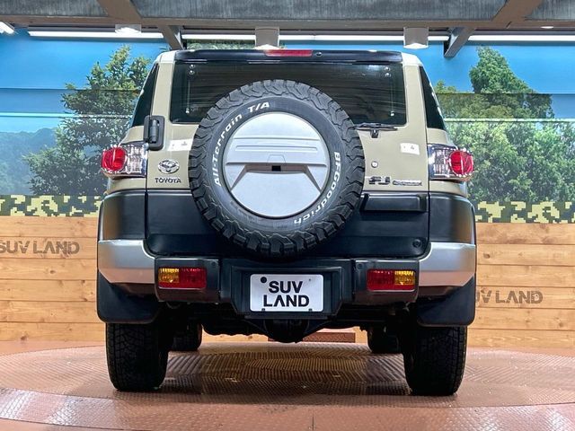 TOYOTA FJ CRUISER 4WD 2011