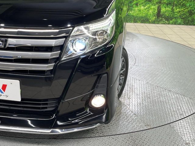 TOYOTA NOAH 2014
